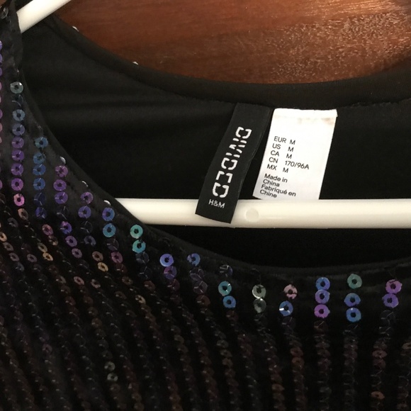 COPY - H&M Divided Women’s Black Sequin Crop Top M - Picture 2 of 4